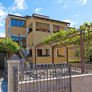 Korelic Garden Apartment Poreč